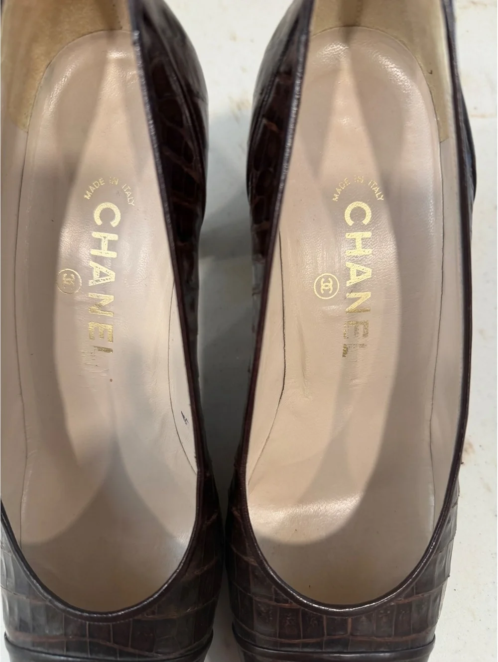 Vintage CHANEL Dark Brown Genuine Crocodile Leather Classic Heeled Pumps EU39